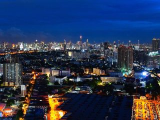 1024px-Bangkok_Thailand_2019_by_Trisorn_Triboon_D85_2781-320x240.jpg