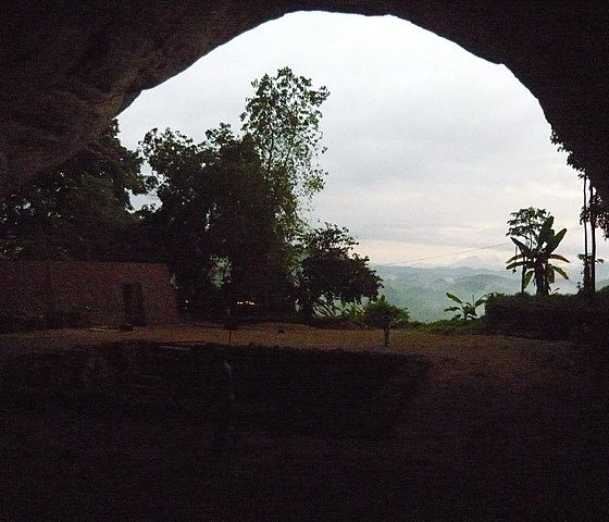 Fa Hien Cave in Sri Lanka