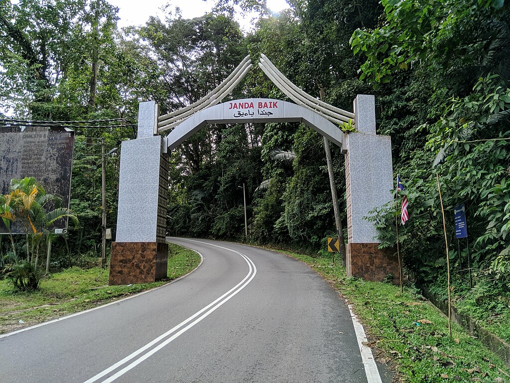 Janda_Baik_entrance